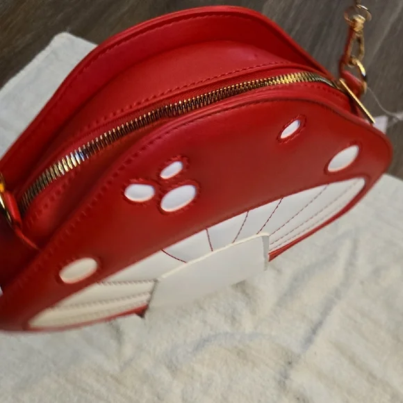 Mushroom Crossbody Bag with Gold Chain - Picture 3 of 8